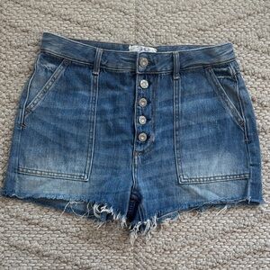 ✨We The Free Distressed Blue Jean Shorts Size 28